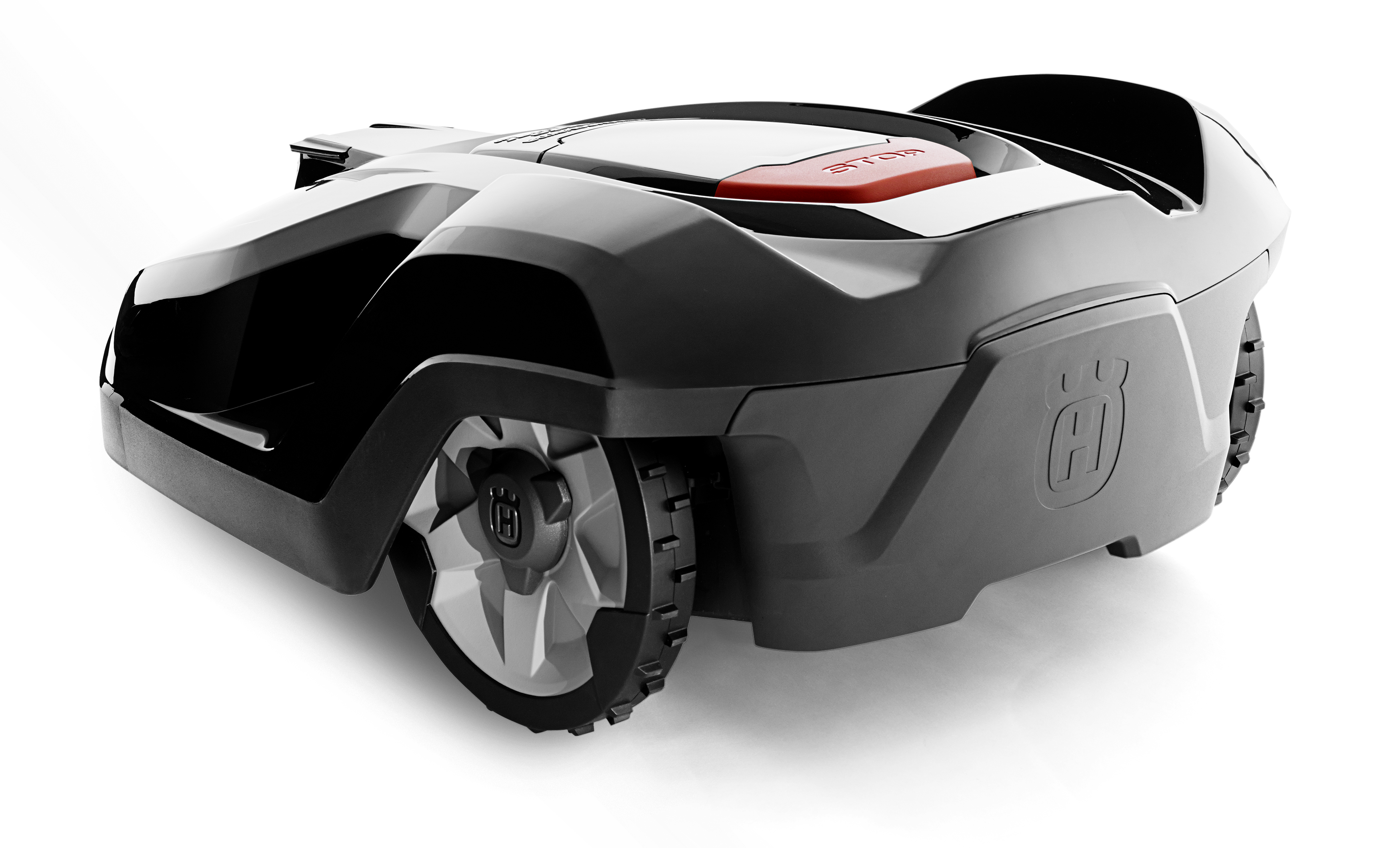 Melns Husqvarna zāles pļāvējs robots – Automower 420 modelis, skats no laizmugures kreisā sāna