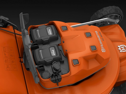 Oranžs Husqvarna Akumulatora Zāles pļāvējs, modelis ''LC551iV'', skats no augšas