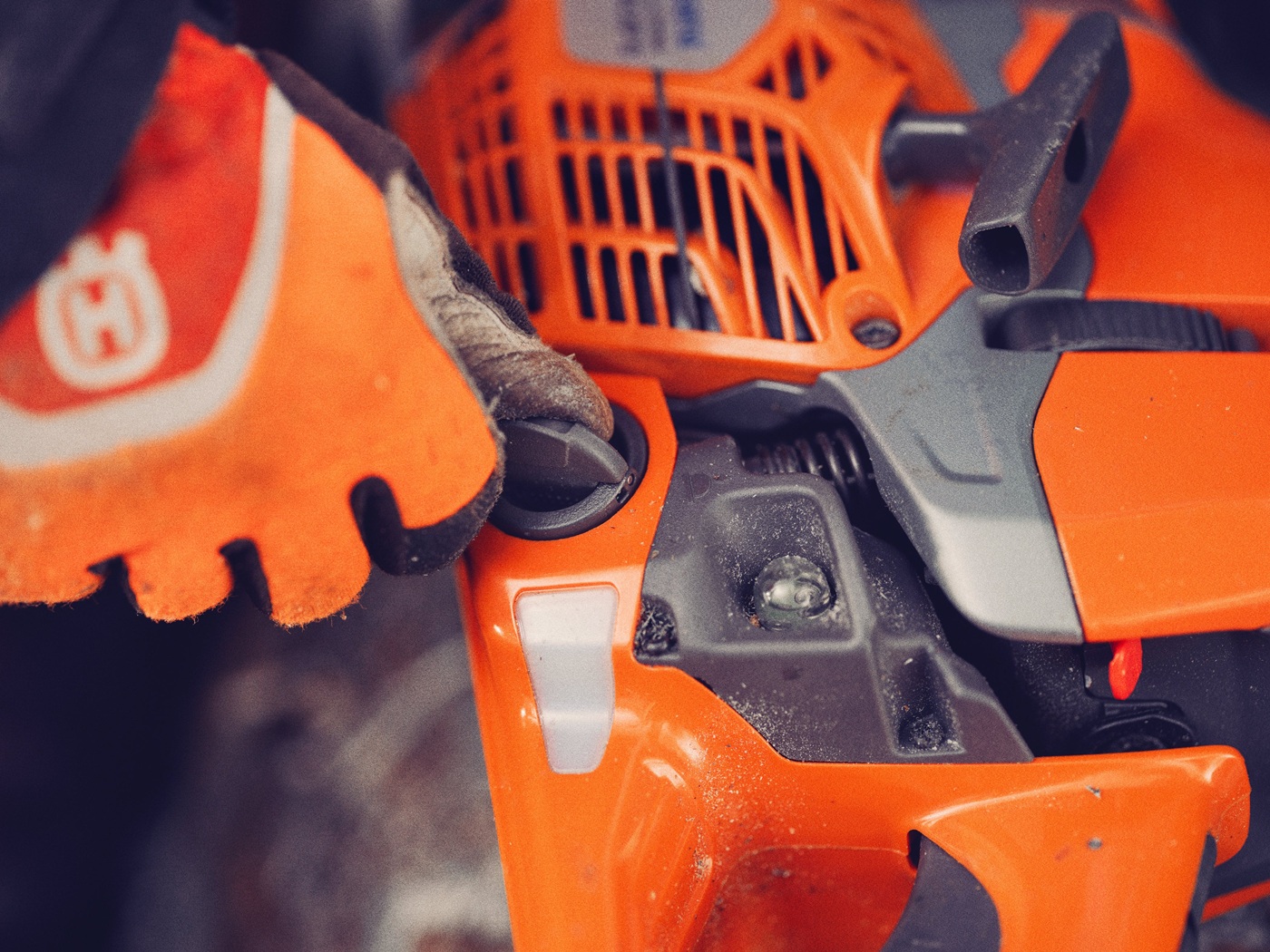 564 XPG bākas korķis motorzāģis 564XPG ar ērti atveramu bāku