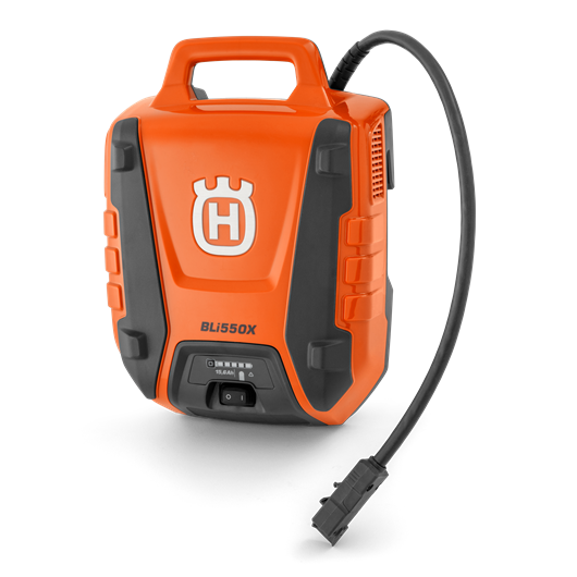 Oranžs Husqvarna akumulators, modelis ''BLi550X'', skats no priekšas