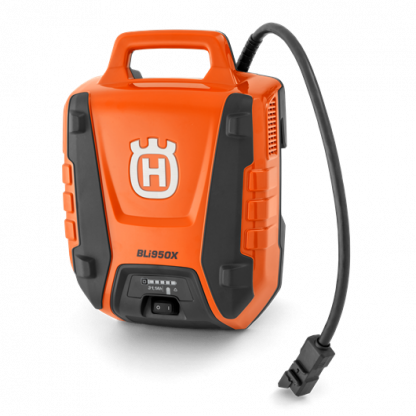 Oranžs Husqvarna akumulators, modelis ''BLi950X'', skats no priekšas