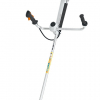 Oranžs, balts Stihl krūmgriezis, modelis ''FS 490 C-EM K'', skats no priekšas kreisās puses